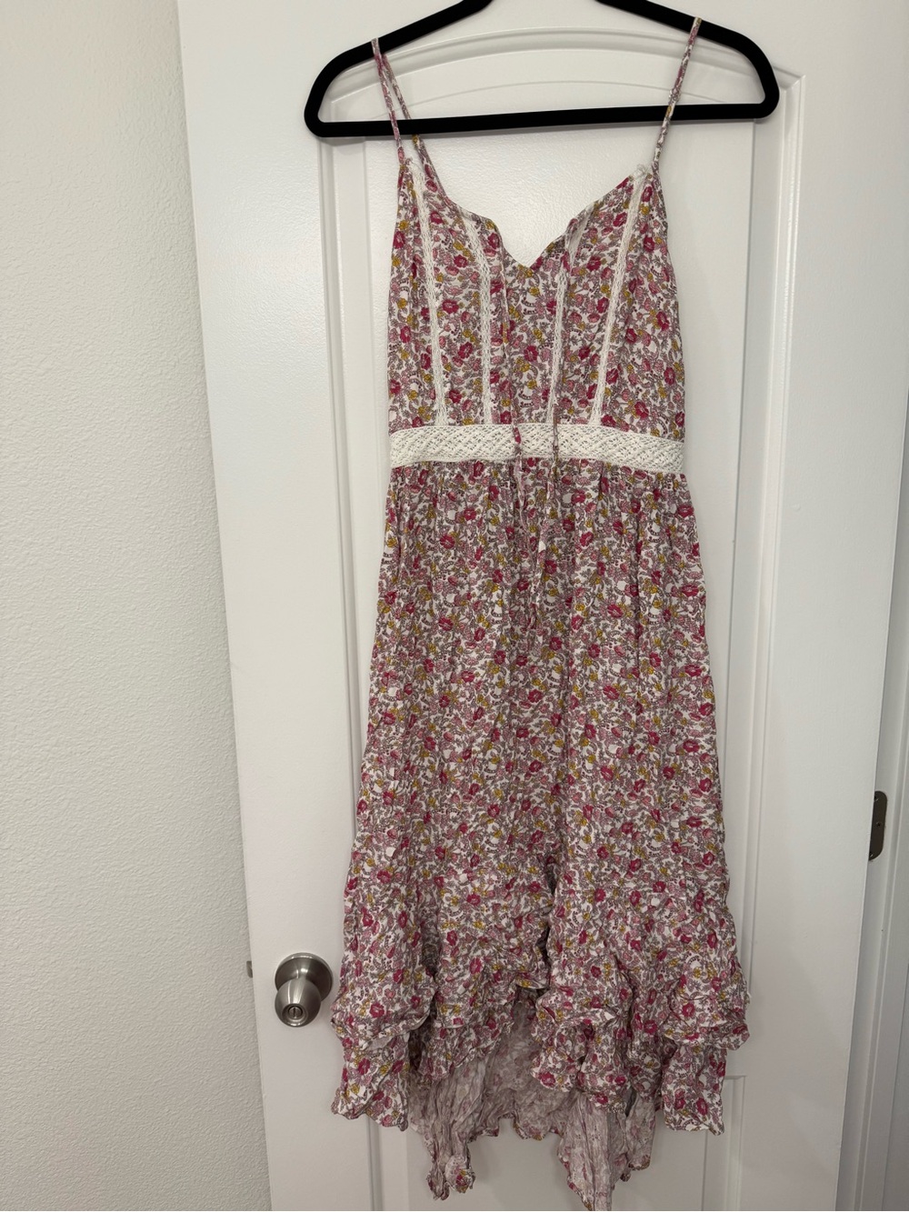 Country-style Pink Ditsy Floral Sundress with Lace
